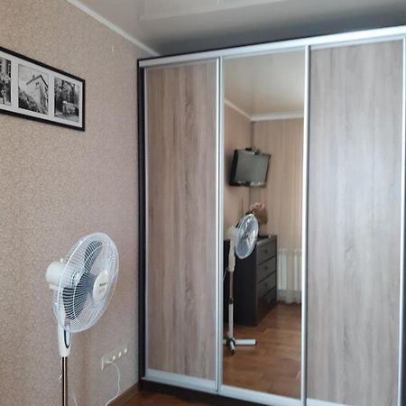 Однокімнатна Lägenhet Sjepetivka Exteriör bild